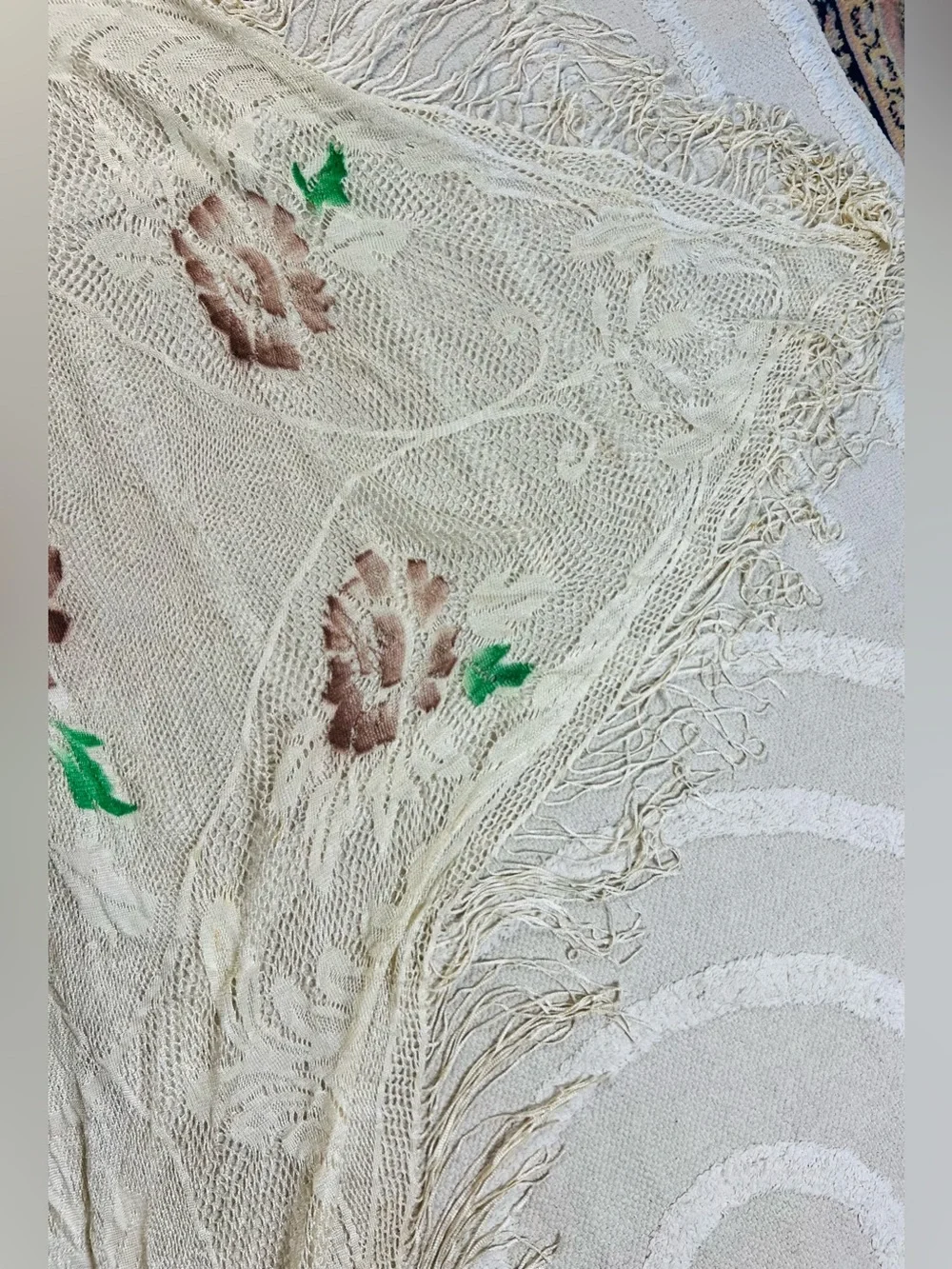 Vintage cream triangular